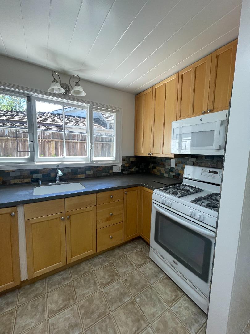 501A Palmer LN