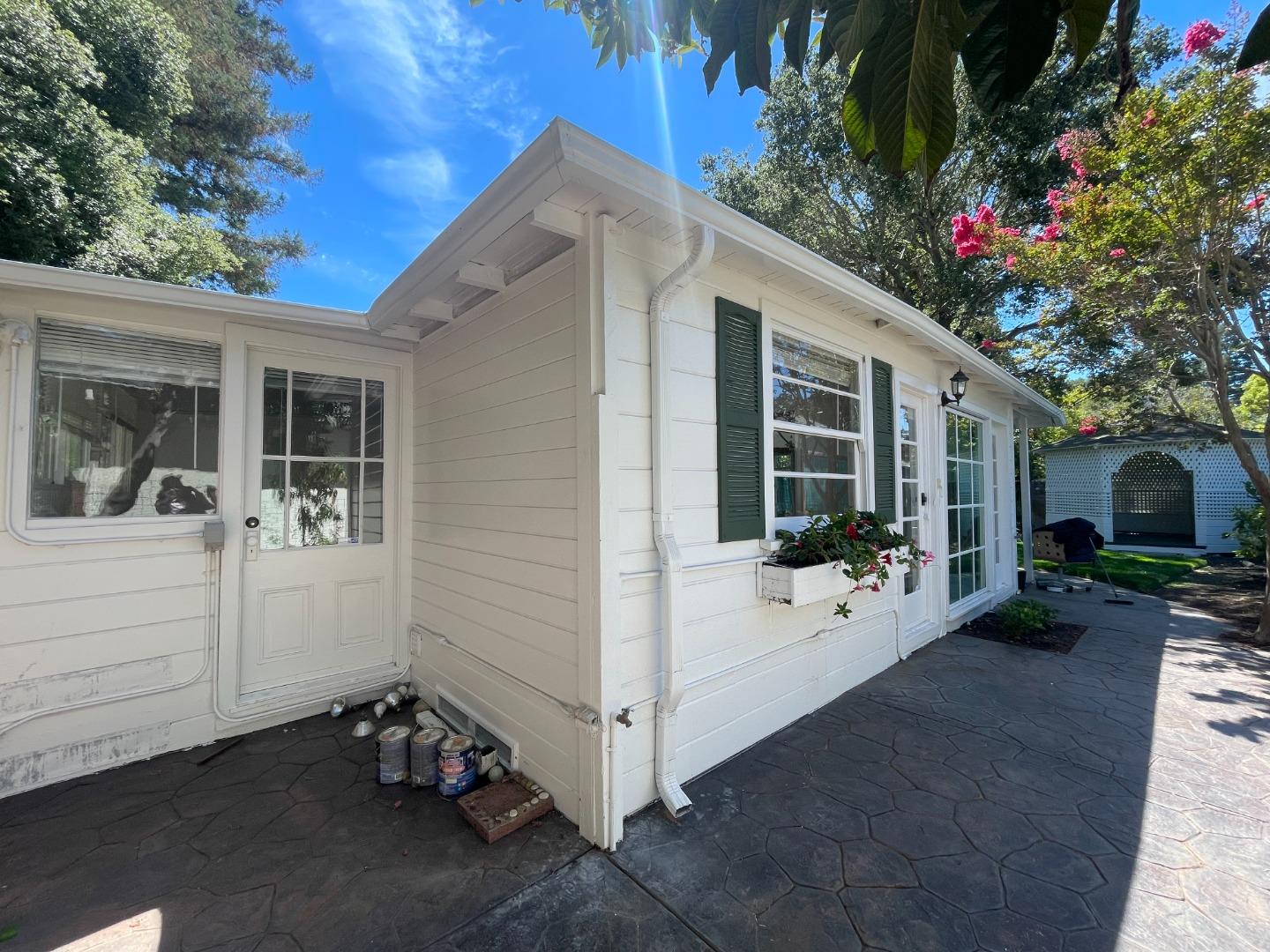 501A Palmer LN