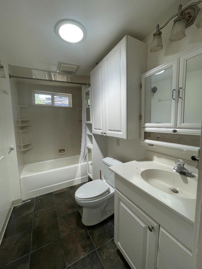 501A Palmer LN