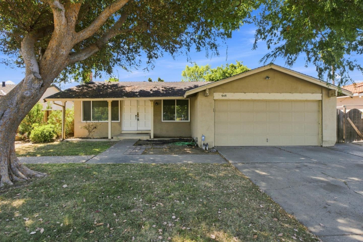 948 Coyote RD