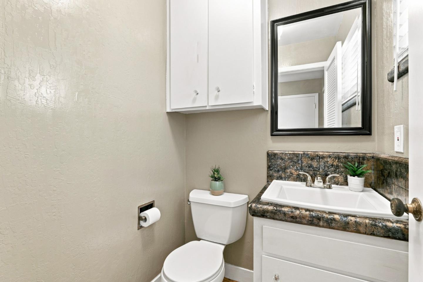 1427 Glen Ellen WAY