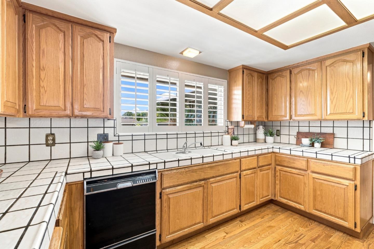 1427 Glen Ellen WAY