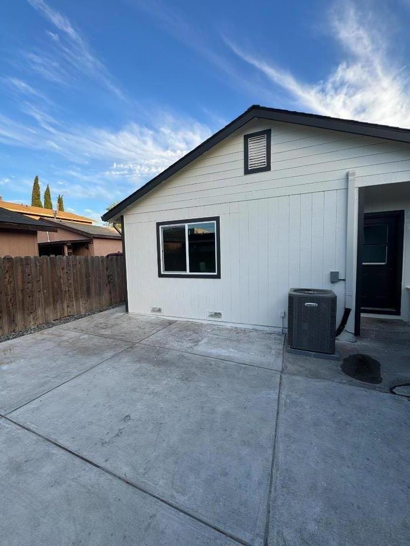 76 Sunset CT