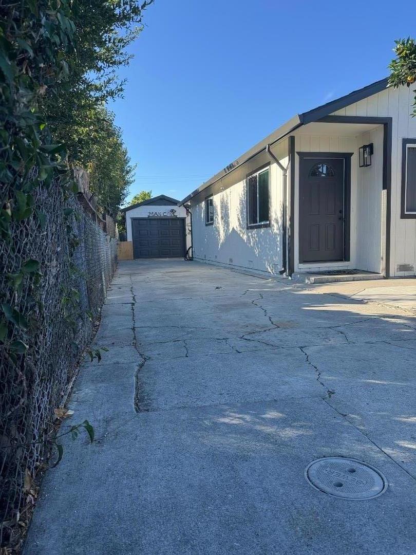 76 Sunset CT