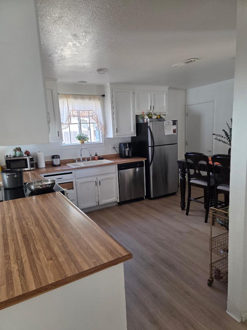 515 N Santa Monica ST