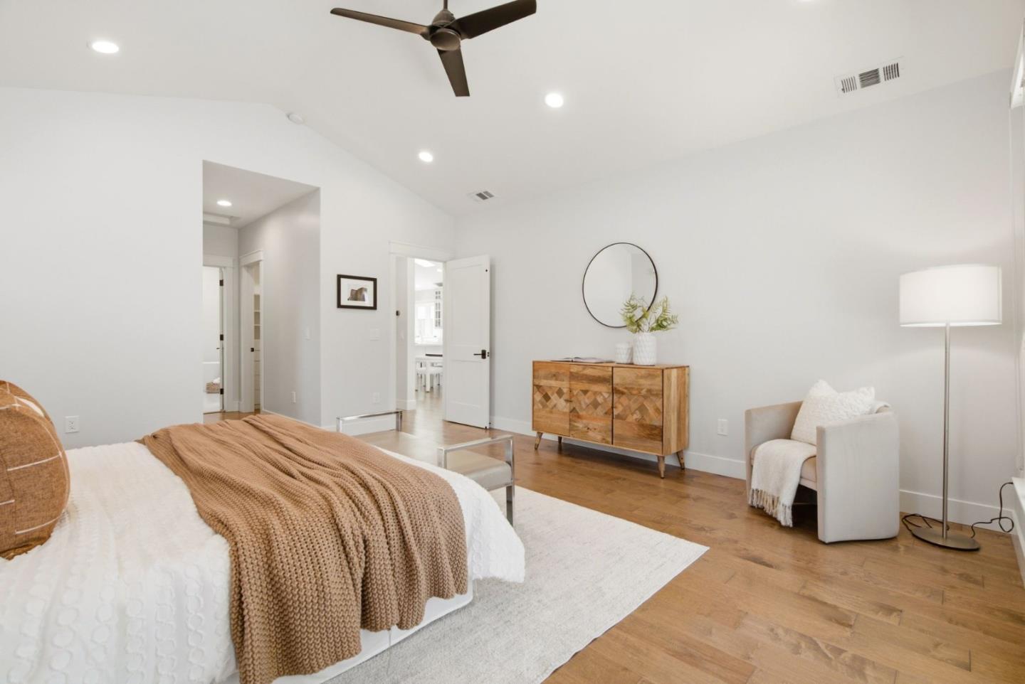 1063 Carolyn AVE