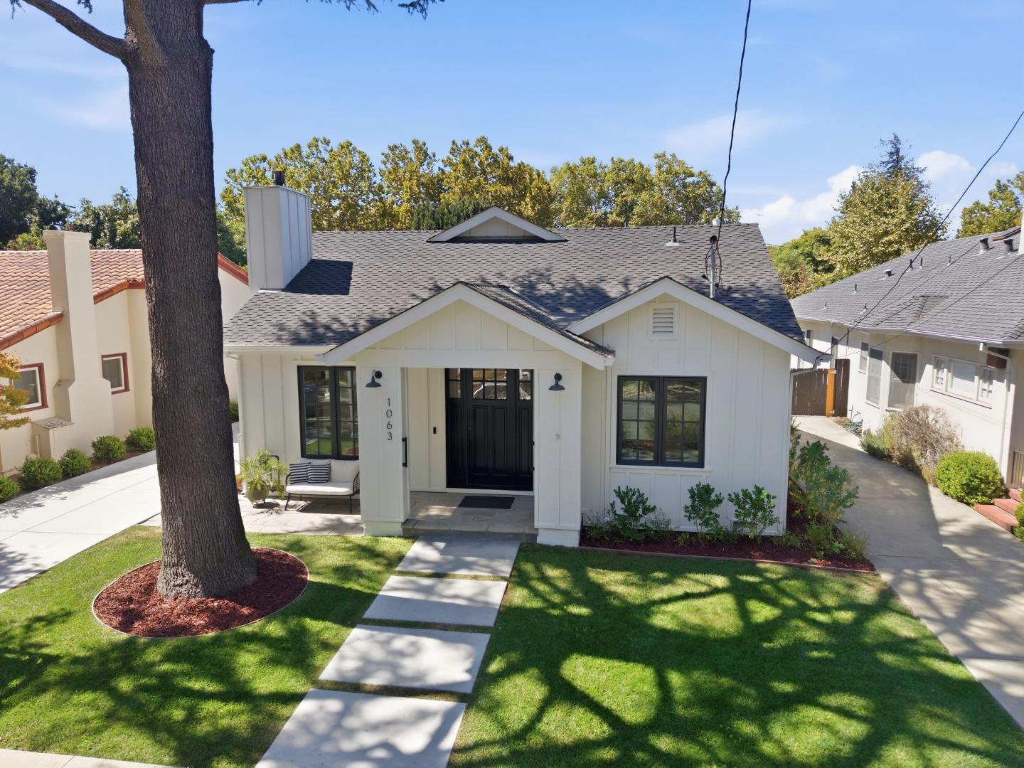 1063 Carolyn AVE