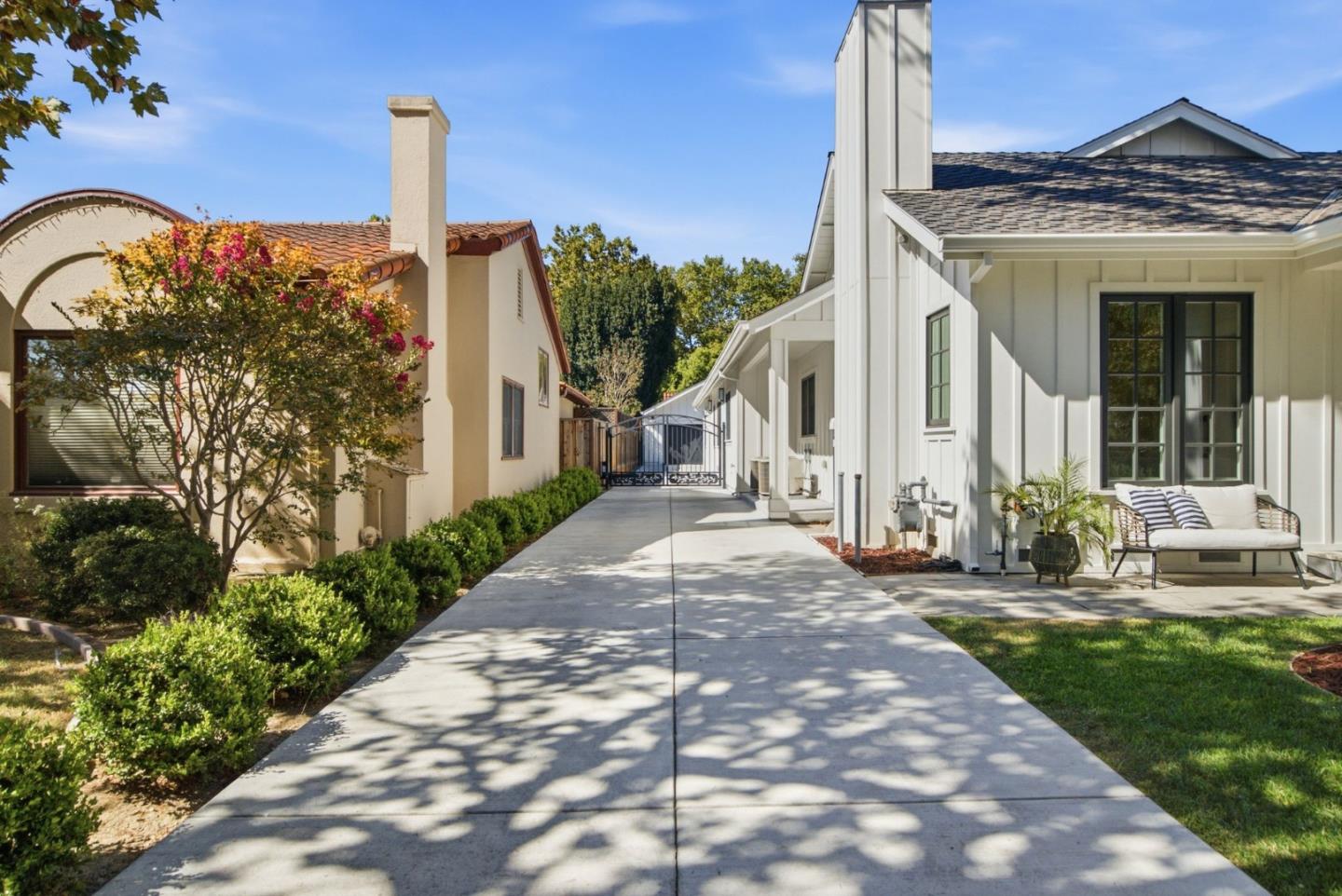1063 Carolyn AVE