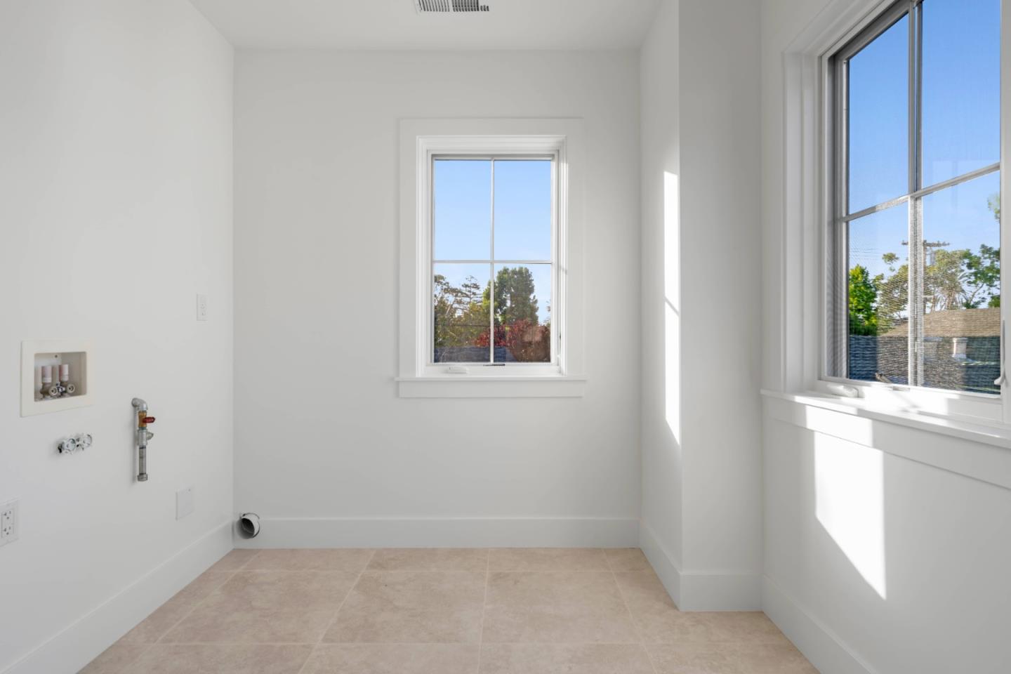 739-741 Linden AVE