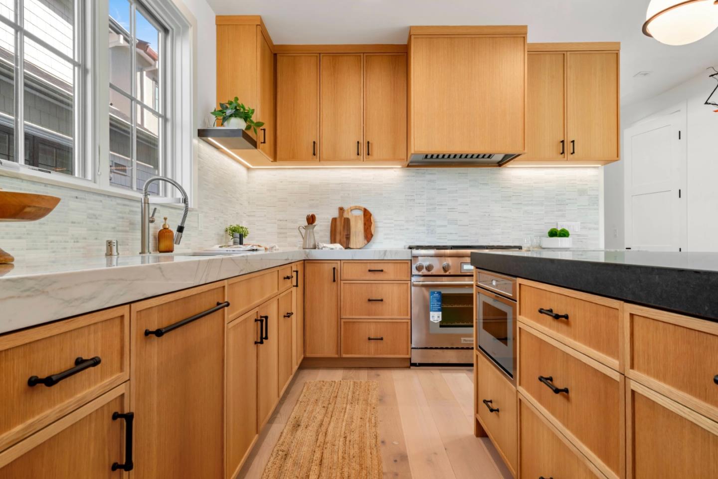 739-741 Linden AVE
