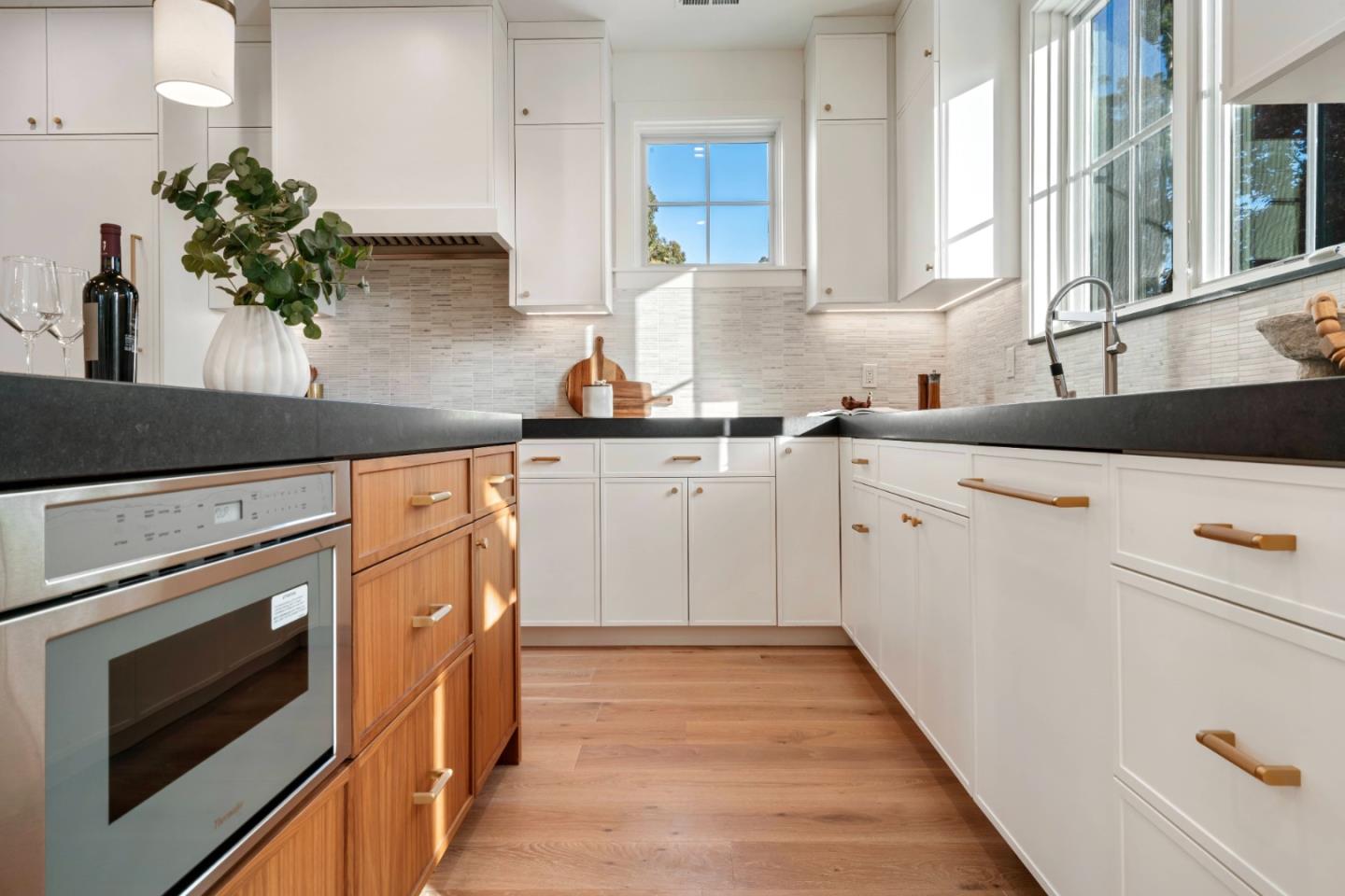 739-741 Linden AVE