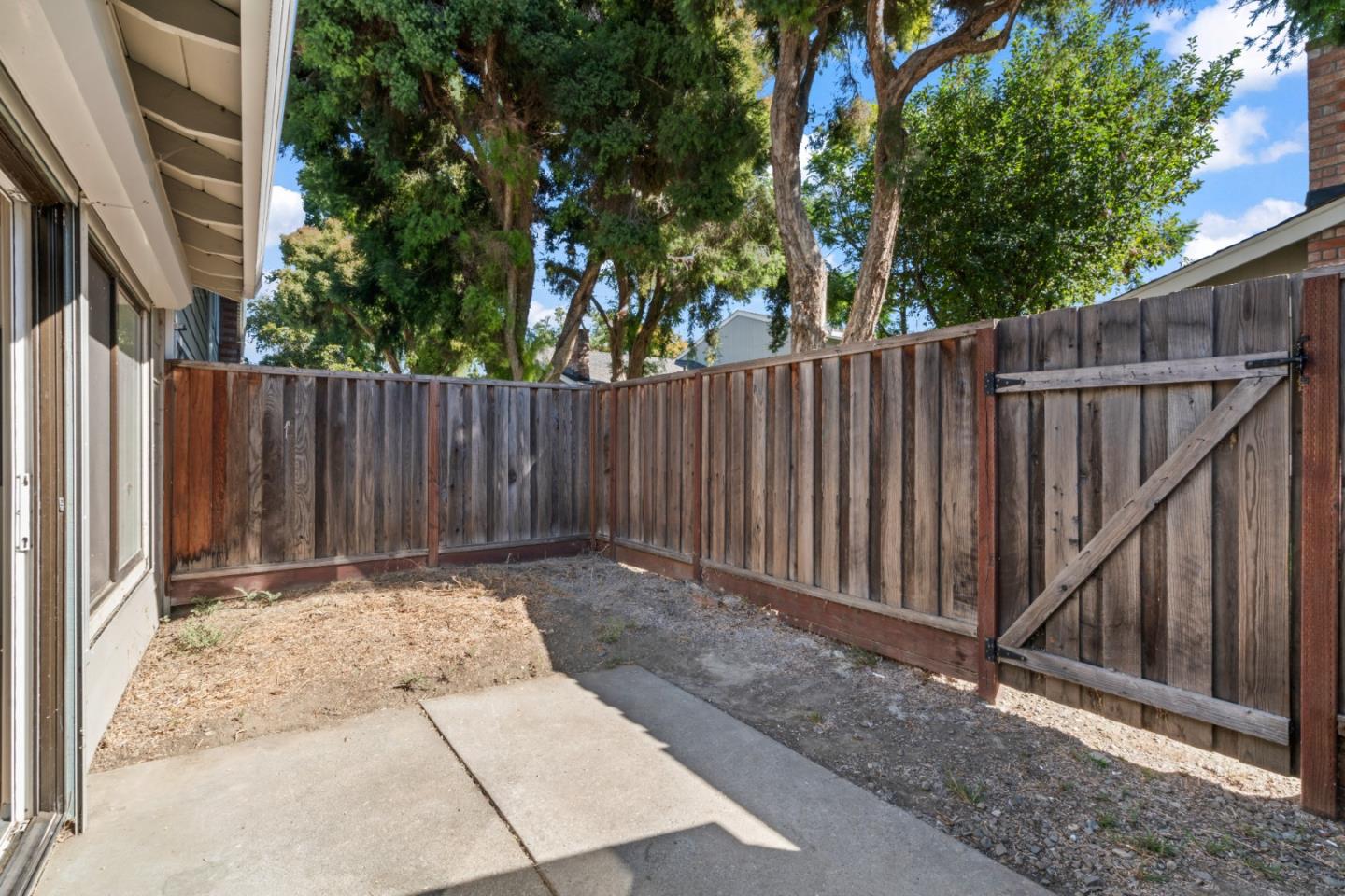 570 Latimer CIR