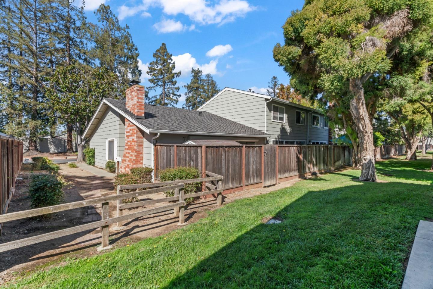 570 Latimer CIR