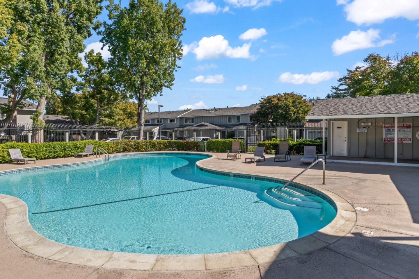 570 Latimer CIR