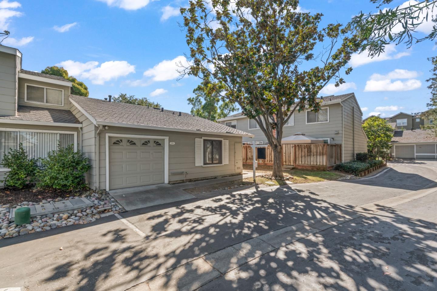 570 Latimer CIR