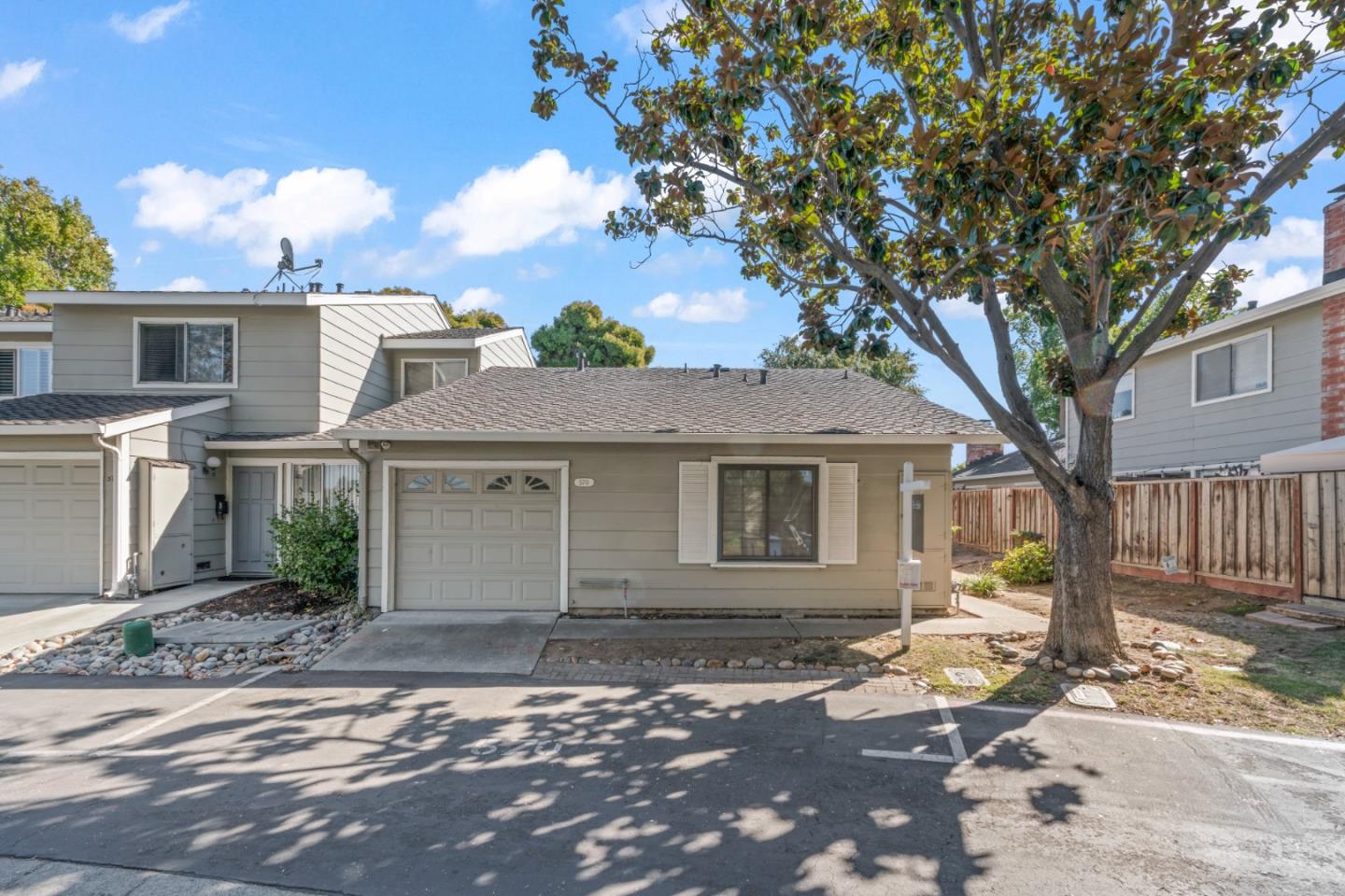 570 Latimer CIR