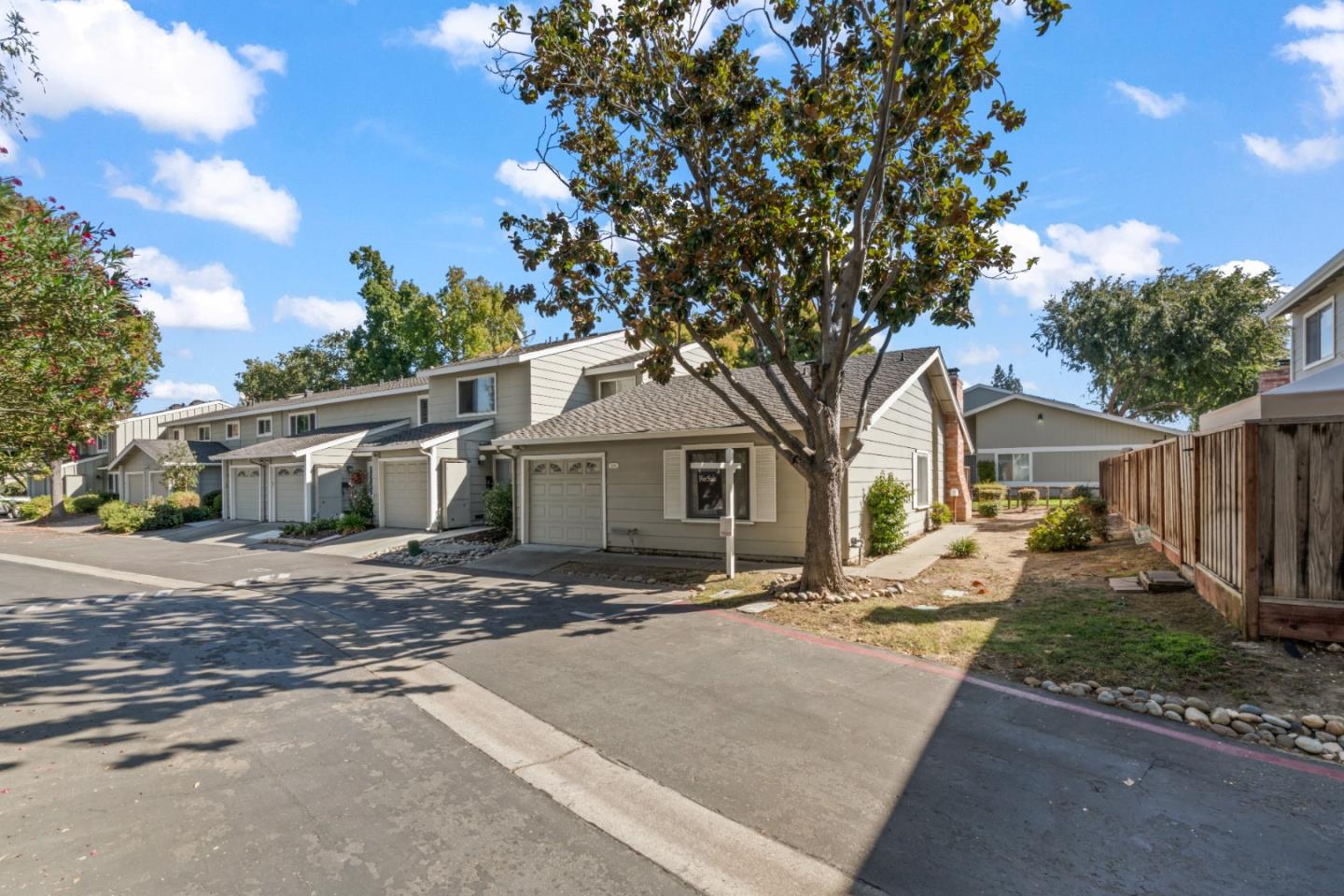570 Latimer CIR