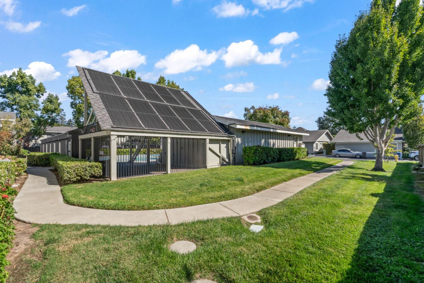 570 Latimer CIR