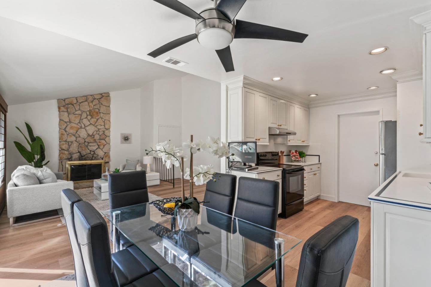 570 Latimer CIR