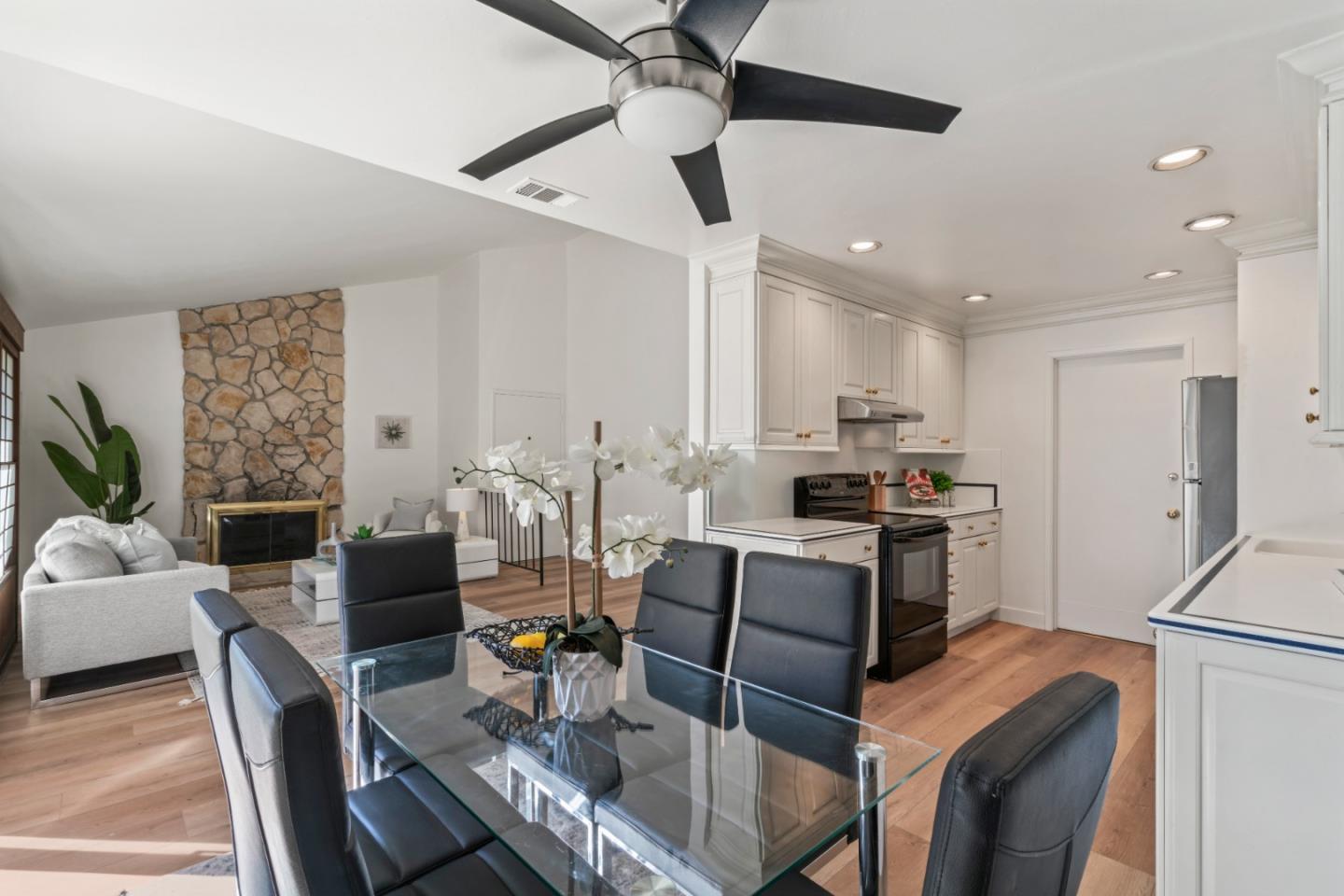 570 Latimer CIR