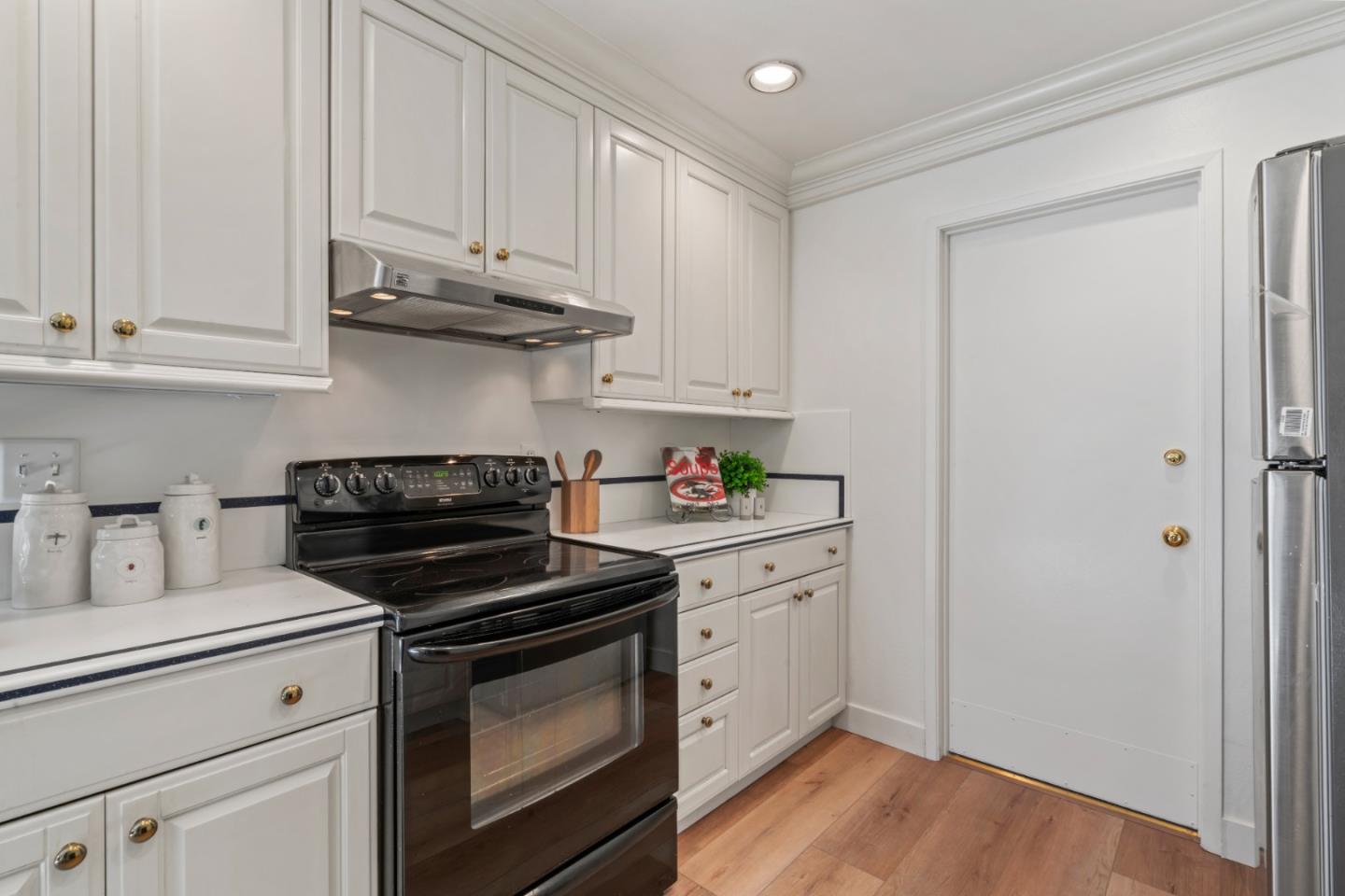 570 Latimer CIR