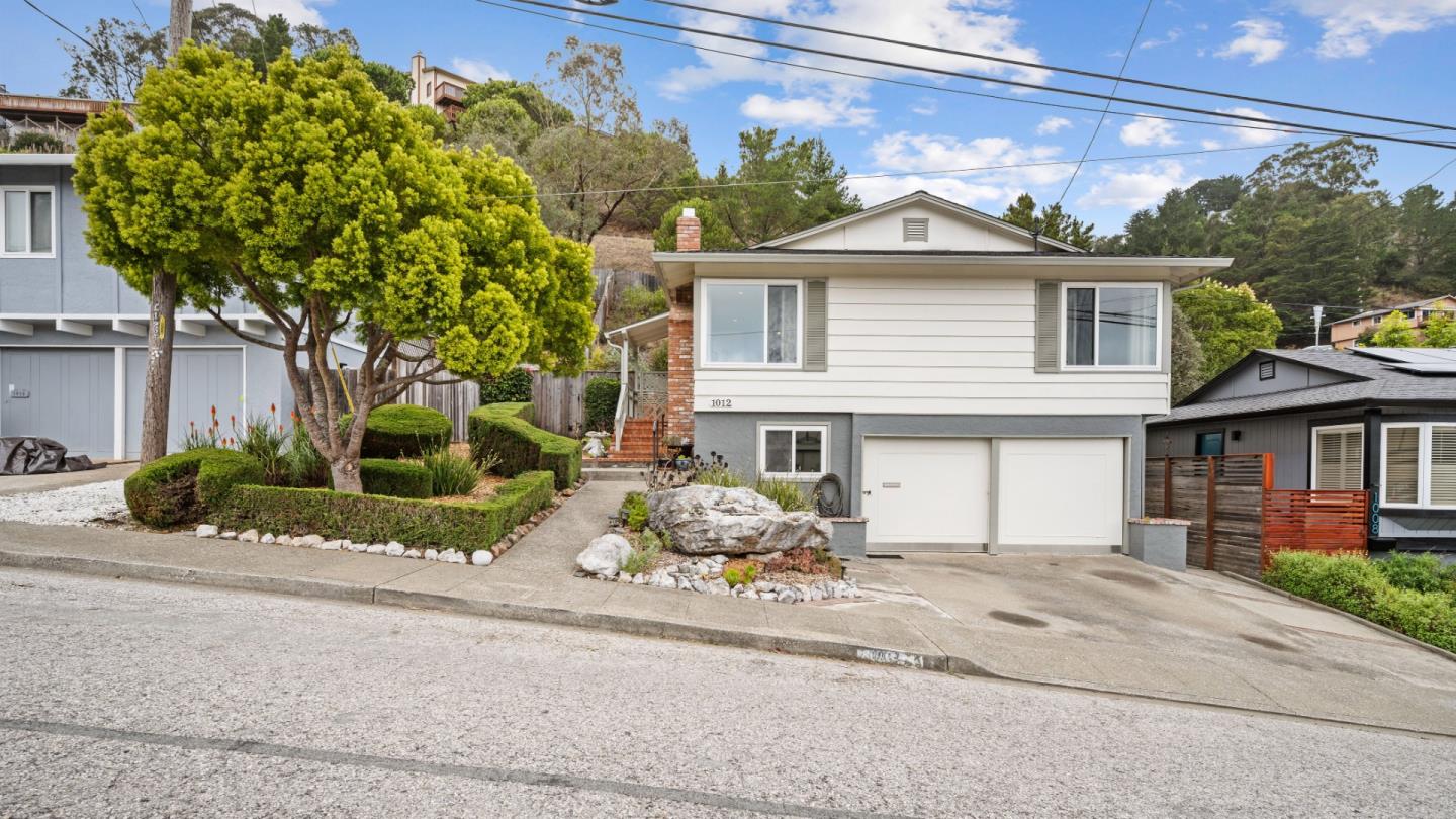1012 Banyan WAY