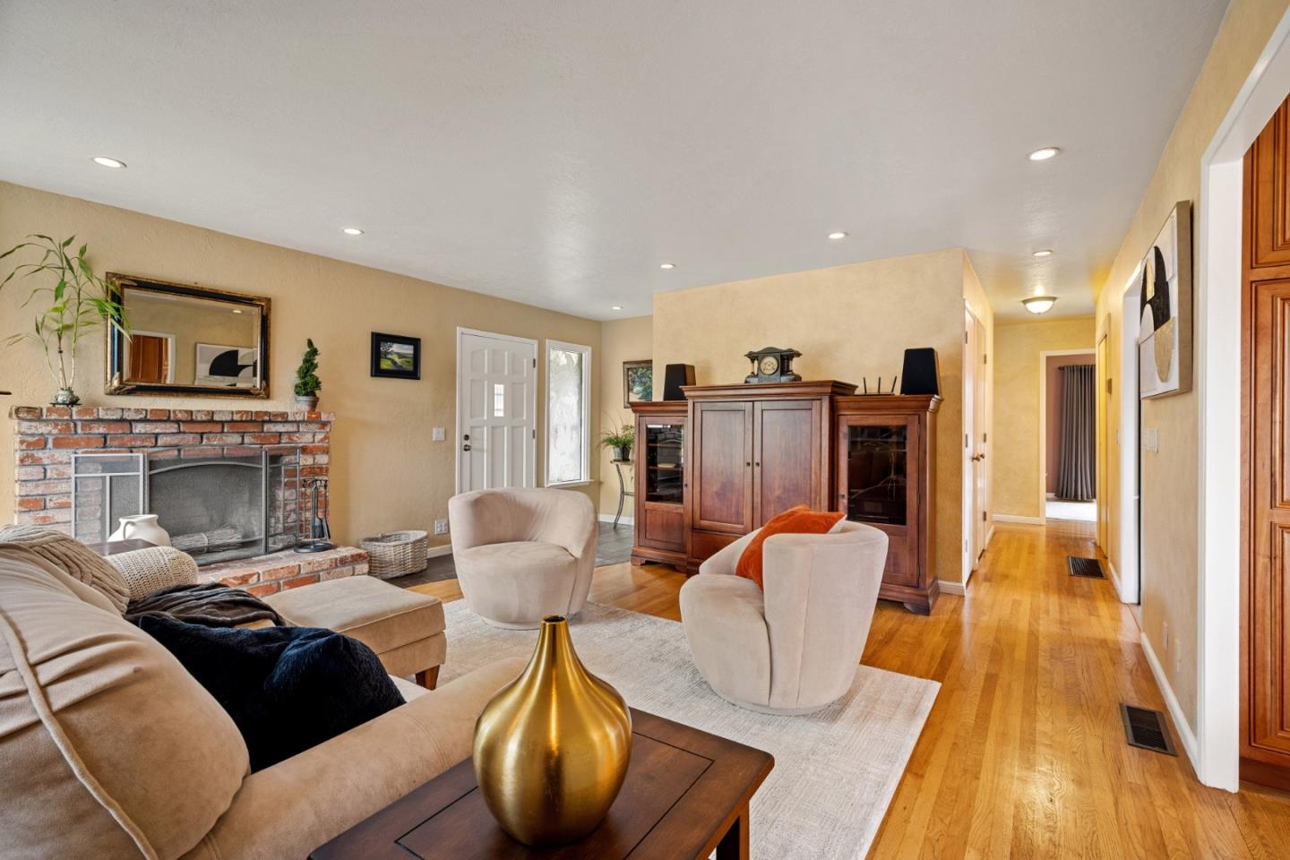1012 Banyan WAY