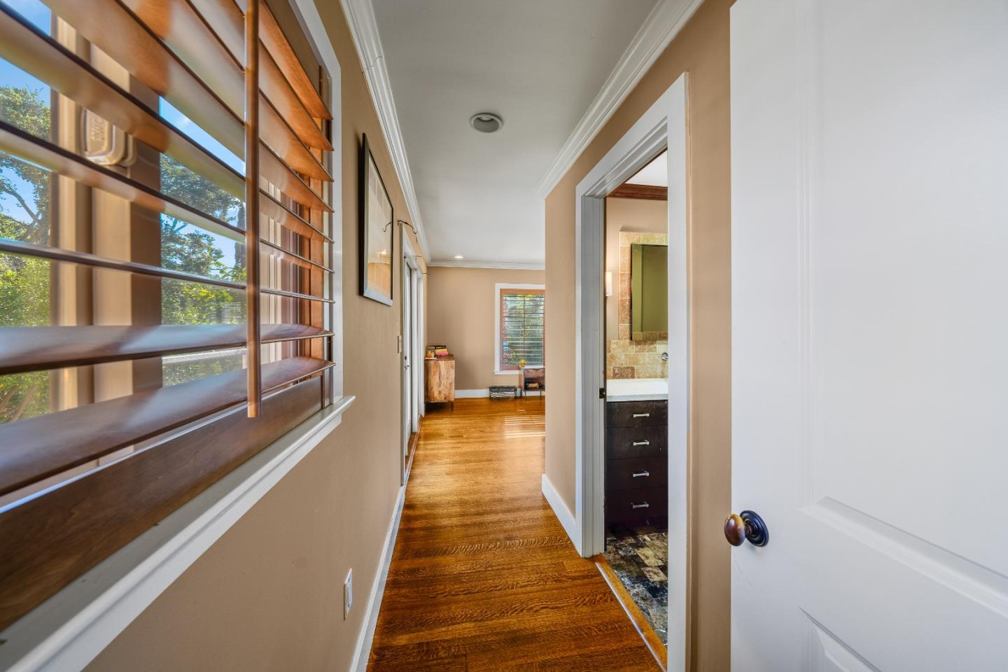 772 Knoll DR