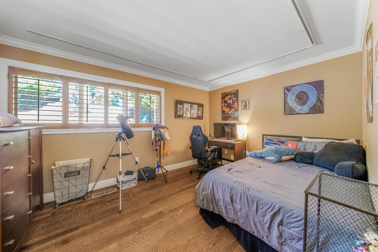 772 Knoll DR