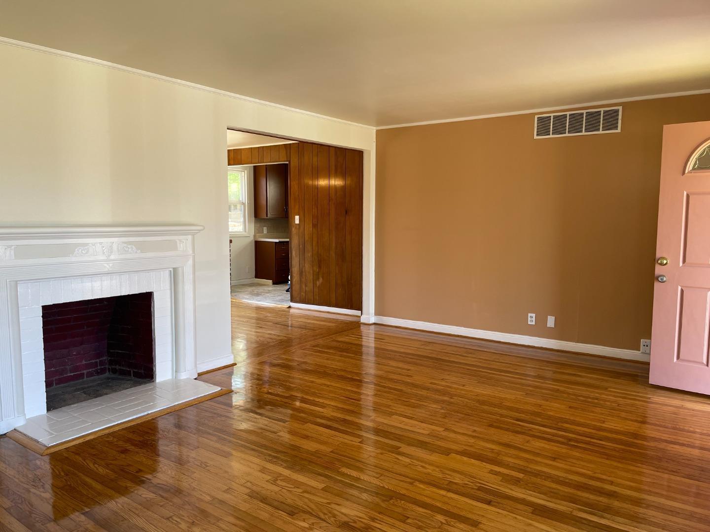 627 Midway AVE