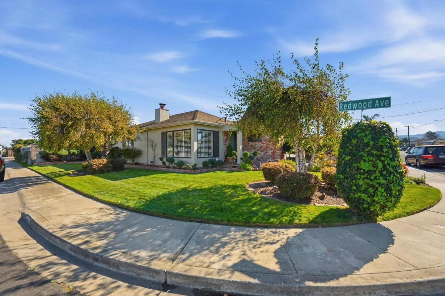 123 S Magnolia AVE
