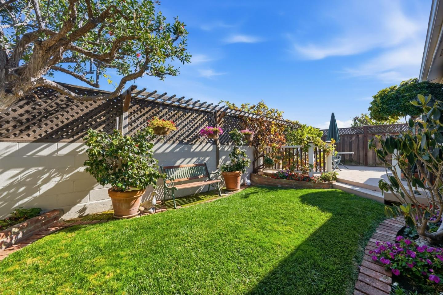 123 S Magnolia AVE