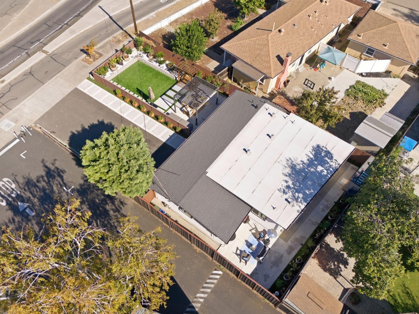 246 Mowry AVE