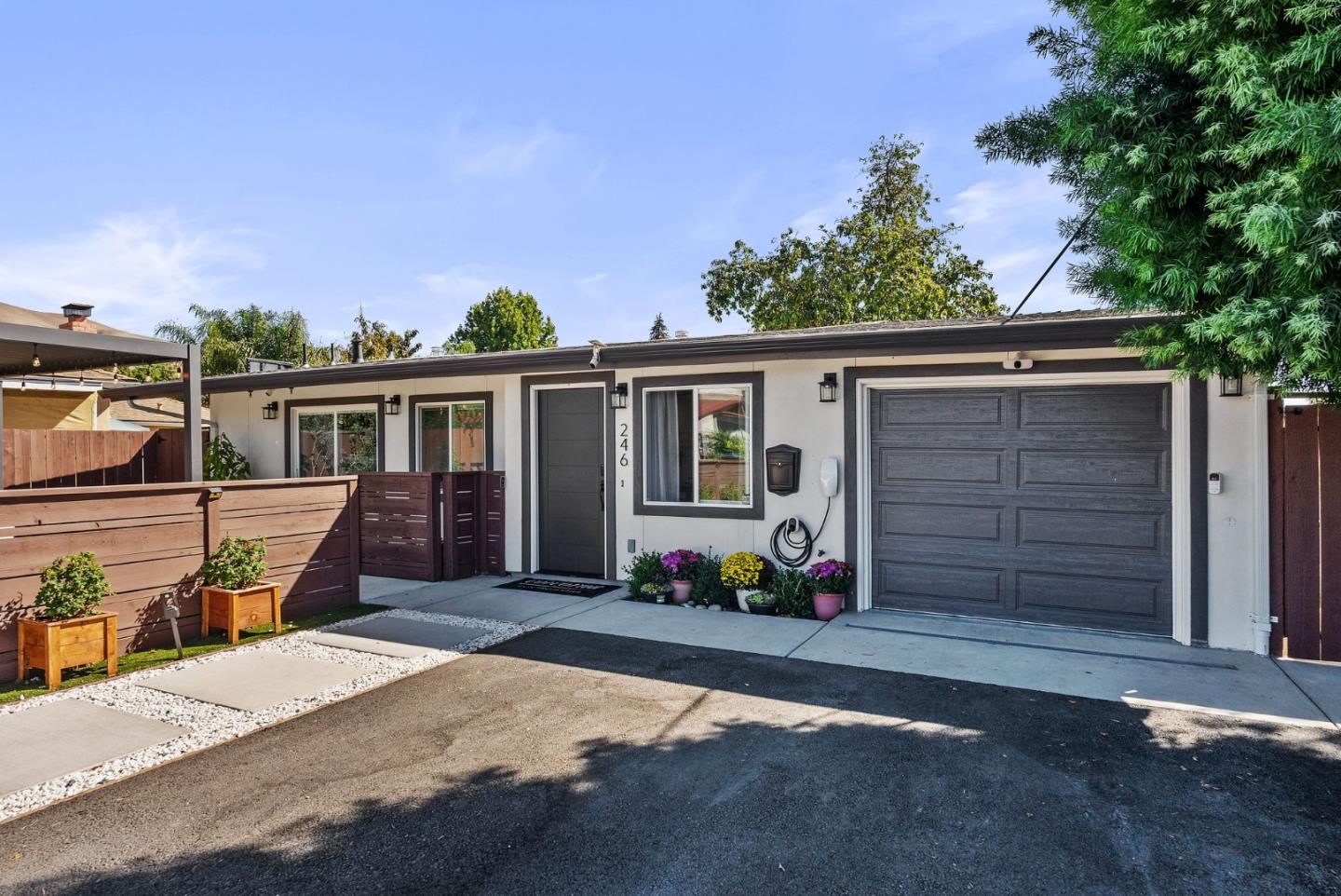 246 Mowry AVE