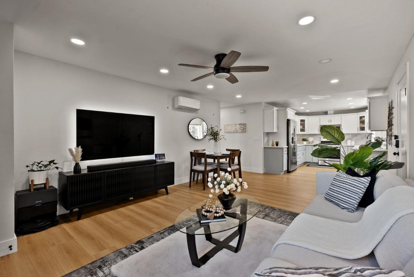 246 Mowry AVE