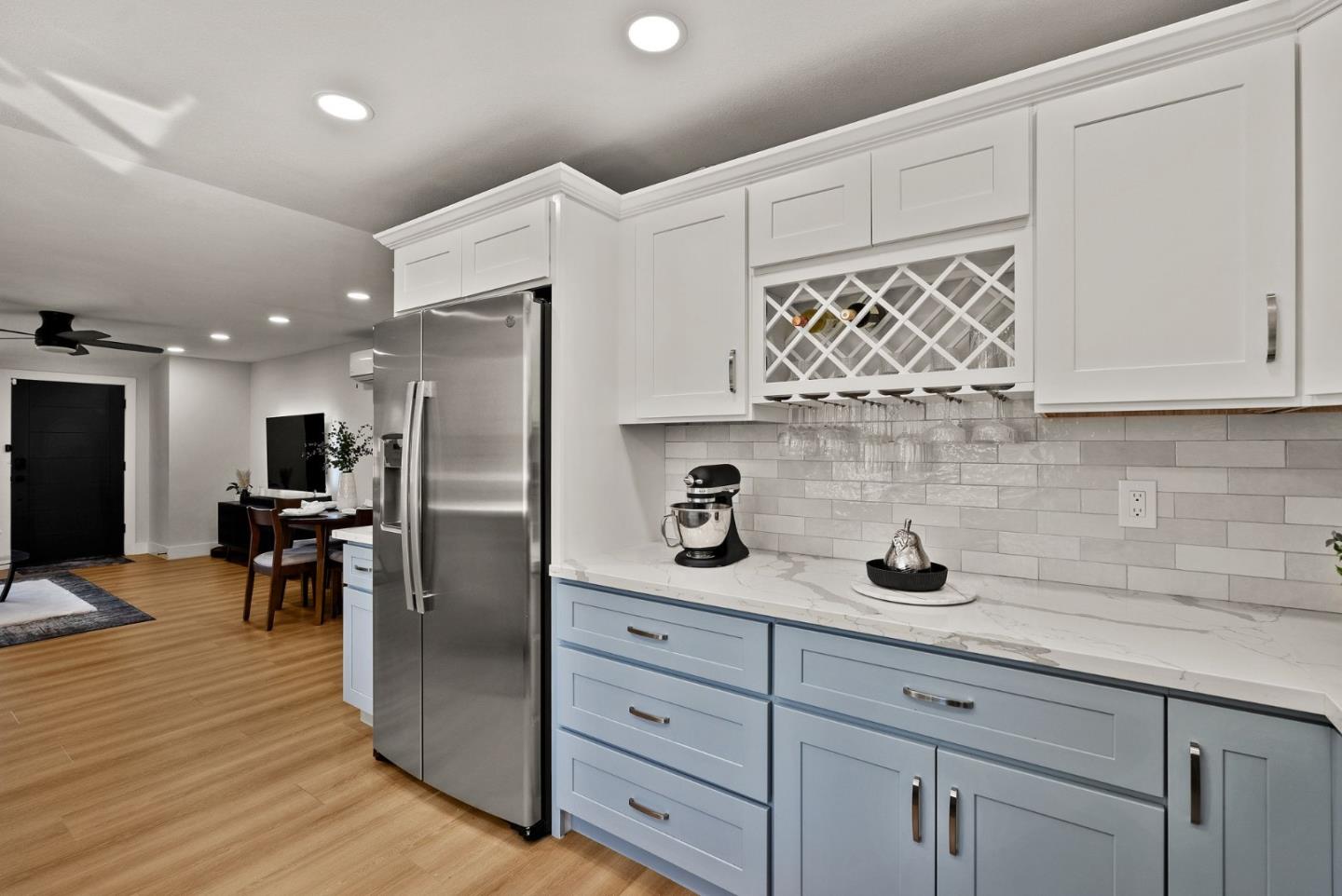 246 Mowry AVE