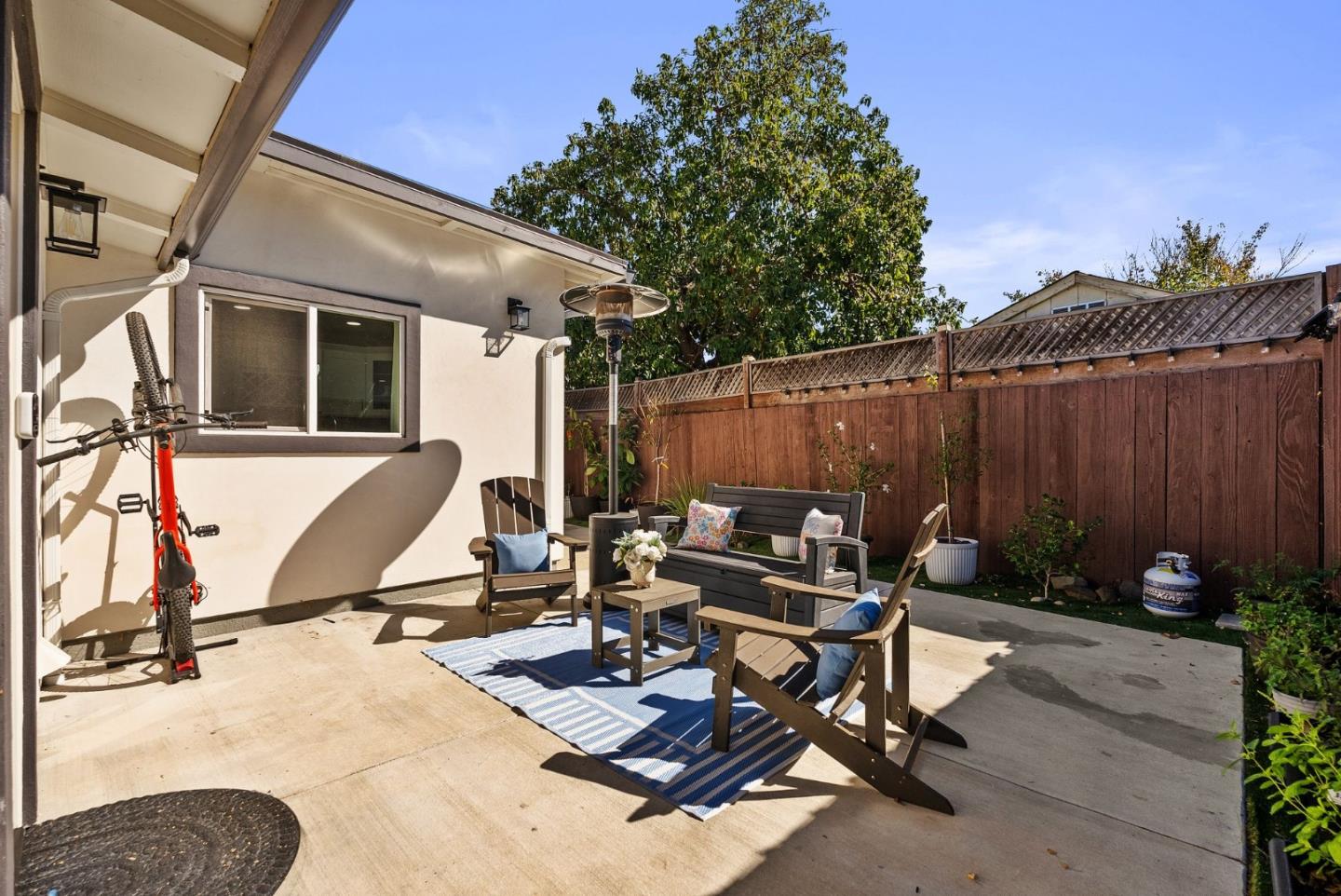246 Mowry AVE