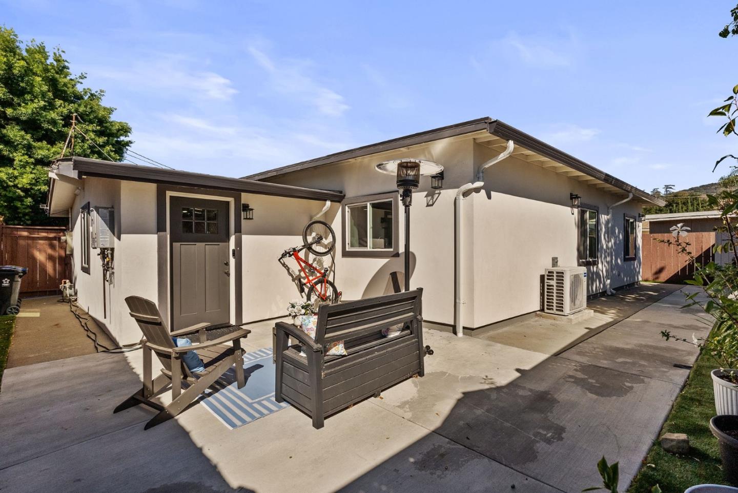 246 Mowry AVE