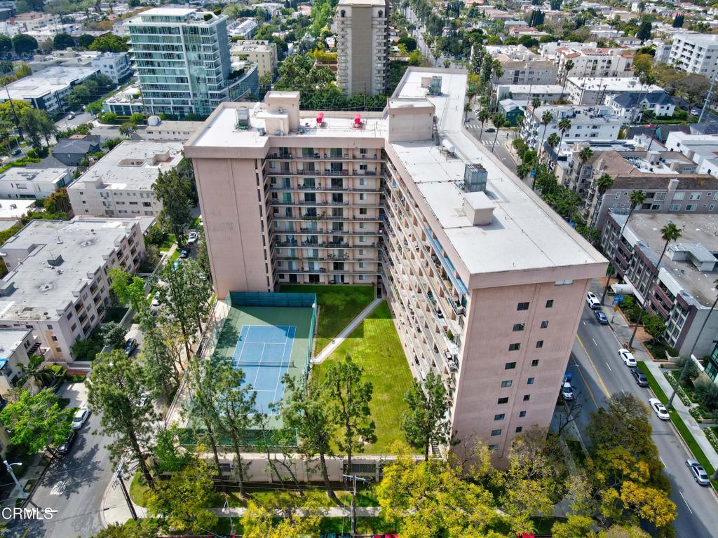 100 S Doheny Drive 1002