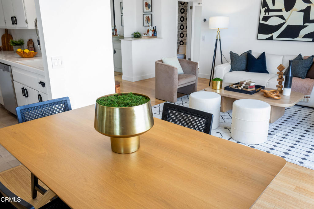 100 S Doheny Drive 1002