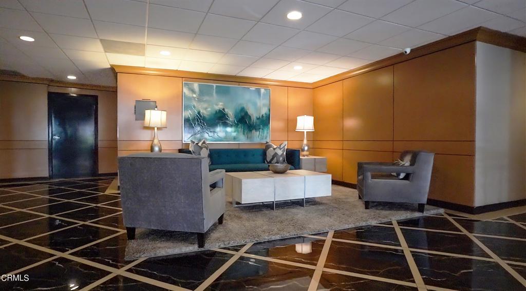 100 S Doheny Drive 1002