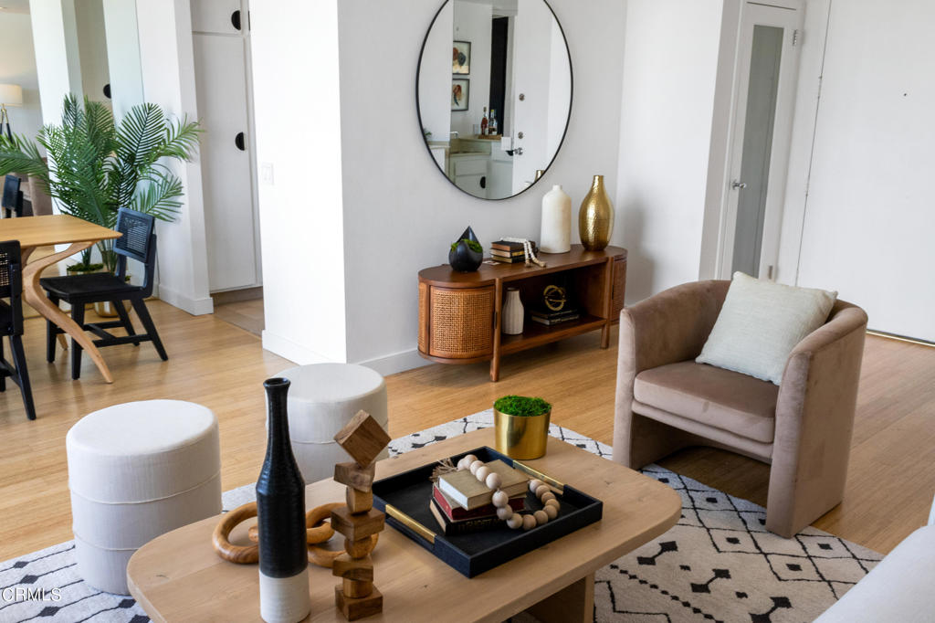 100 S Doheny Drive 1002