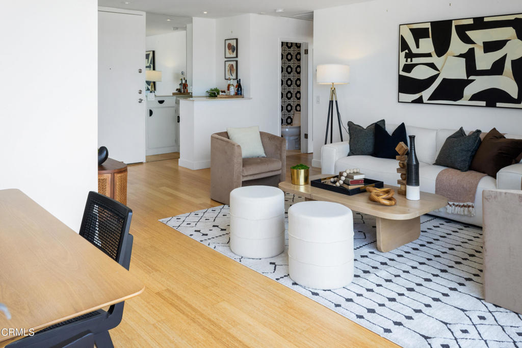 100 S Doheny Drive 1002