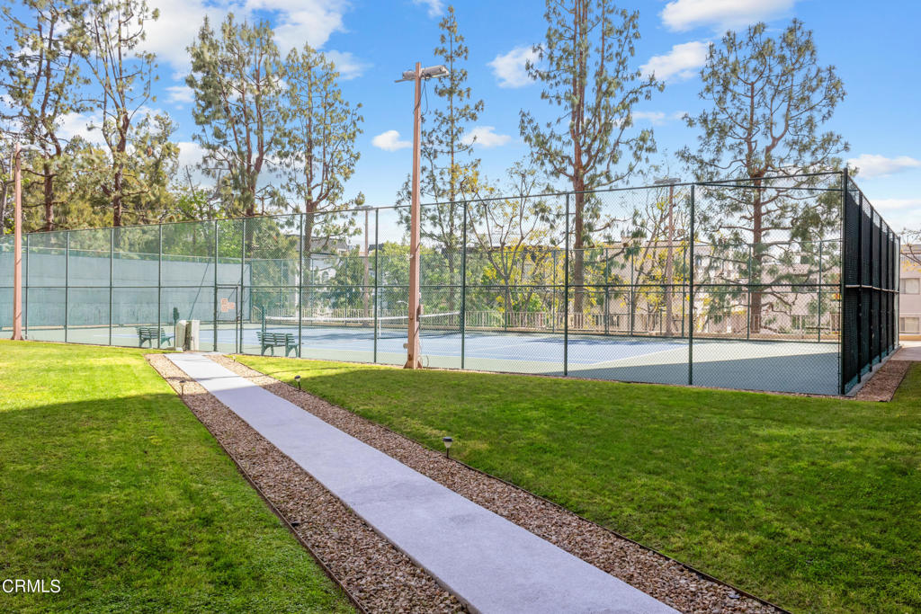 100 S Doheny Drive 1002