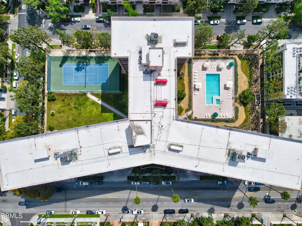 100 S Doheny Drive 1002