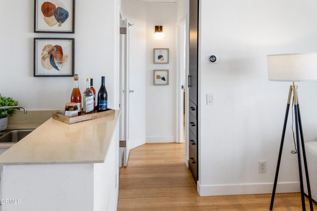 100 S Doheny Drive 1002