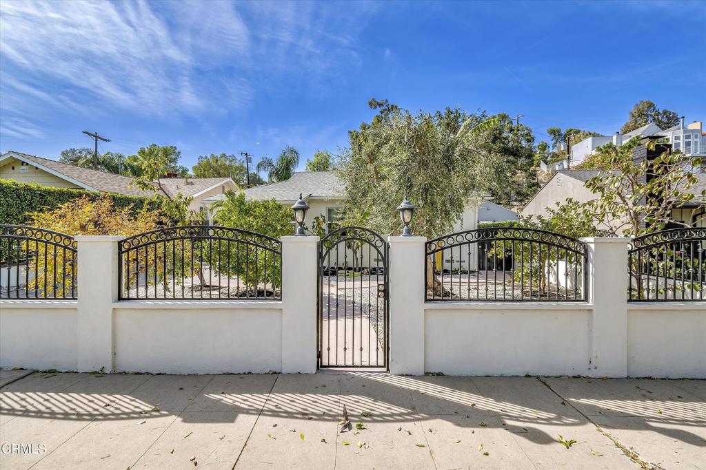 5119 Canoga Avenue