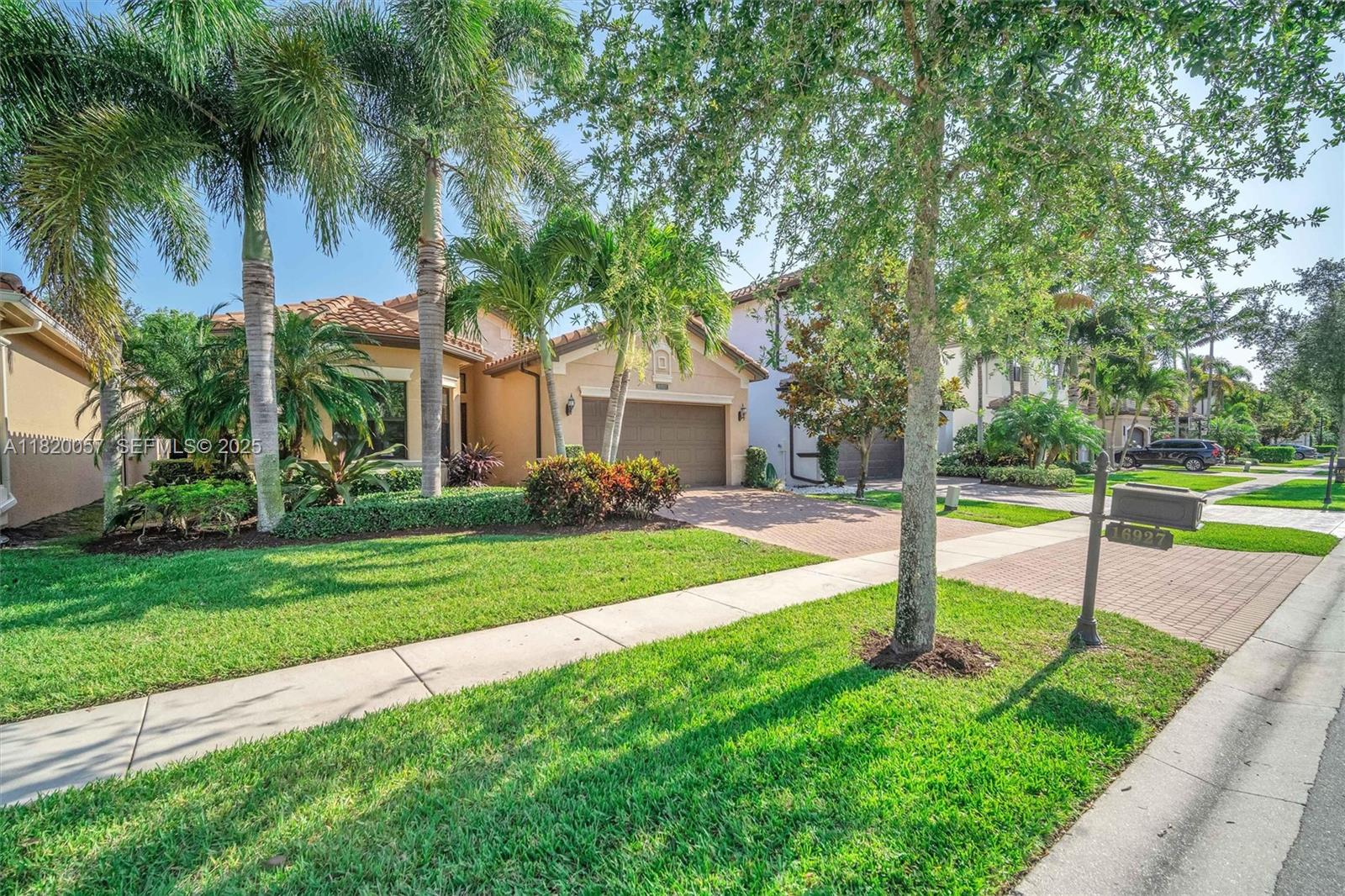 16927 Bridge Crossing Circle 0