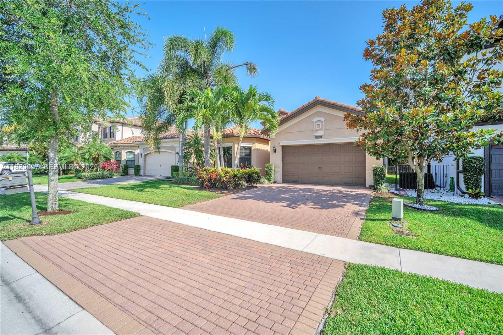 16927 Bridge Crossing Circle 0