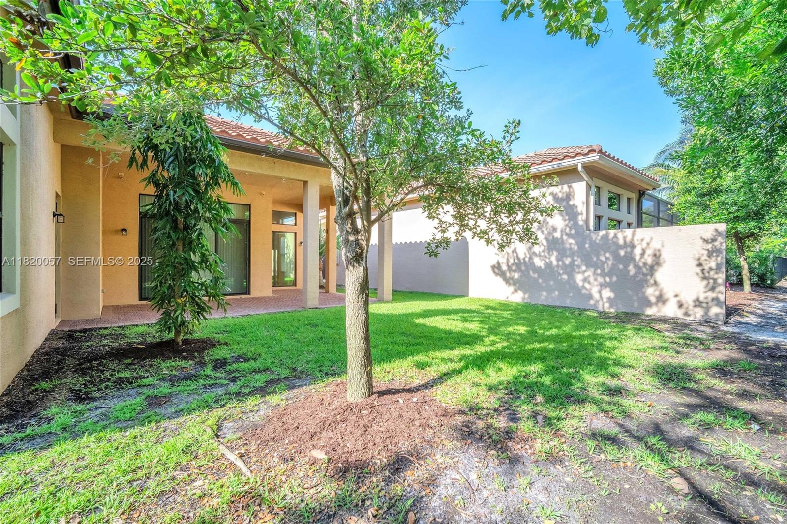 16927 Bridge Crossing Circle 0